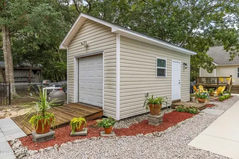 104 NE 40th Street Oak Island NC 28465