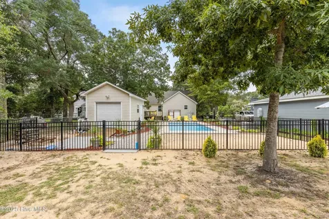 104 NE 40th Street Oak Island NC 28465