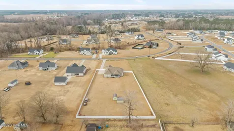 2889 Beddard Road Grimesland NC 27837