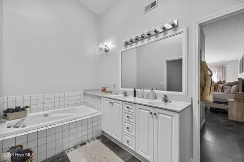 4138 Breezewood Drive Wilmington NC 28412