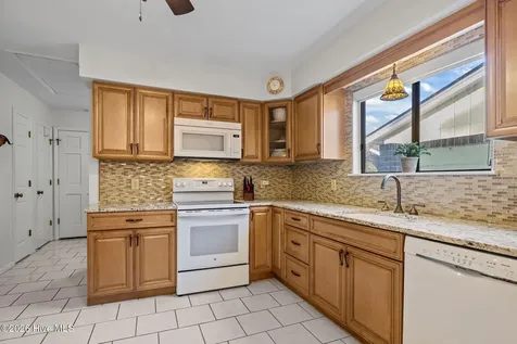 119 Mcginnis Drive Pine Knoll Shores NC 28512