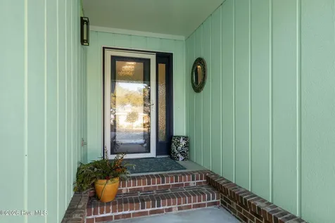 119 Mcginnis Drive Pine Knoll Shores NC 28512