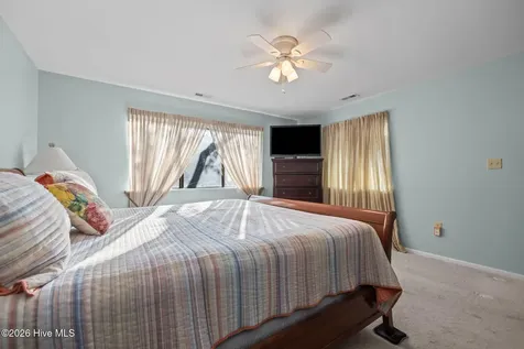 119 Mcginnis Drive Pine Knoll Shores NC 28512