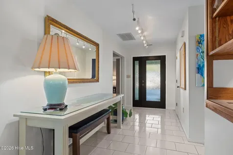 119 Mcginnis Drive Pine Knoll Shores NC 28512