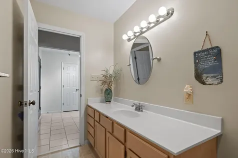 119 Mcginnis Drive Pine Knoll Shores NC 28512