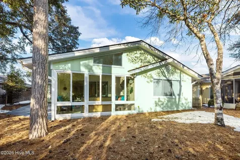 119 Mcginnis Drive Pine Knoll Shores NC 28512