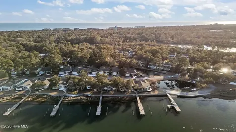 119 Mcginnis Drive Pine Knoll Shores NC 28512