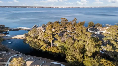 119 Mcginnis Drive Pine Knoll Shores NC 28512