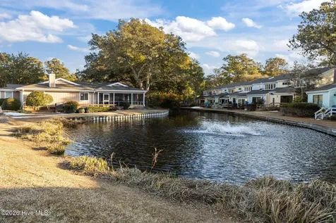 119 Mcginnis Drive Pine Knoll Shores NC 28512