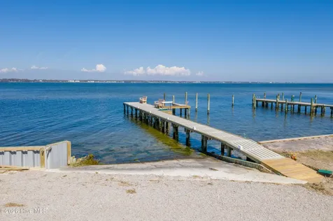 119 Mcginnis Drive Pine Knoll Shores NC 28512