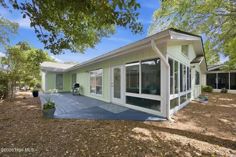 119 Mcginnis Drive Pine Knoll Shores NC 28512