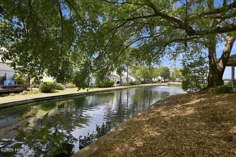 119 Mcginnis Drive Pine Knoll Shores NC 28512