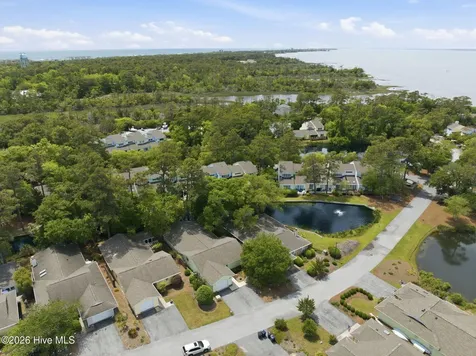 119 Mcginnis Drive Pine Knoll Shores NC 28512