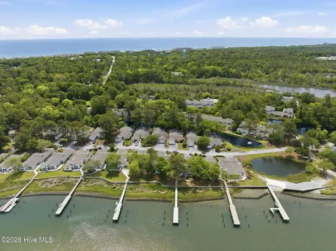 119 Mcginnis Drive Pine Knoll Shores NC 28512