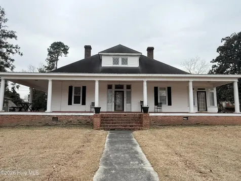 319 Mcrae Street Laurinburg NC 28352