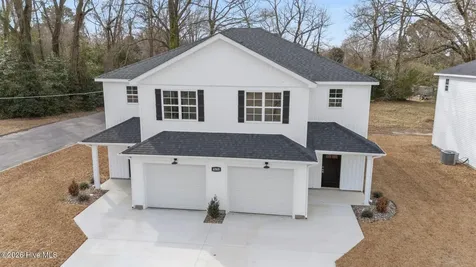 4365 W Pine Street Farmville NC 27828