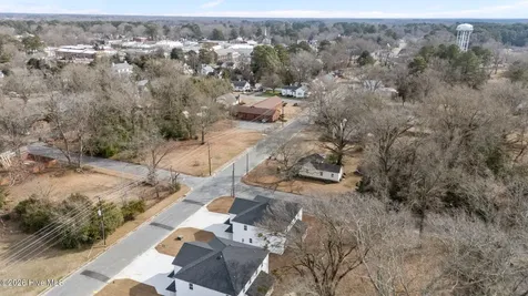 4365 W Pine Street Farmville NC 27828