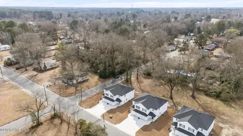 4365 W Pine Street Farmville NC 27828