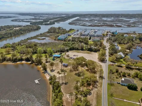 5001 Oquinn Boulevard SE Southport NC 28461