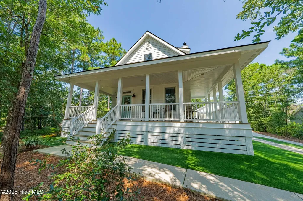 141 Tuscarora Court Manteo NC 27954