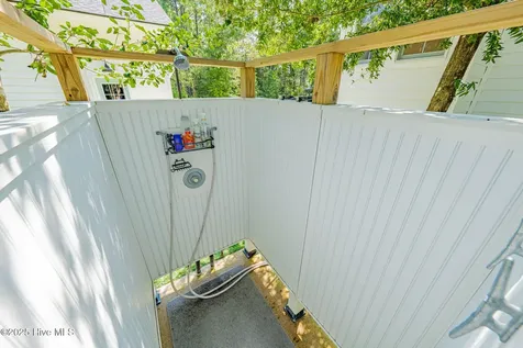141 Tuscarora Court Manteo NC 27954
