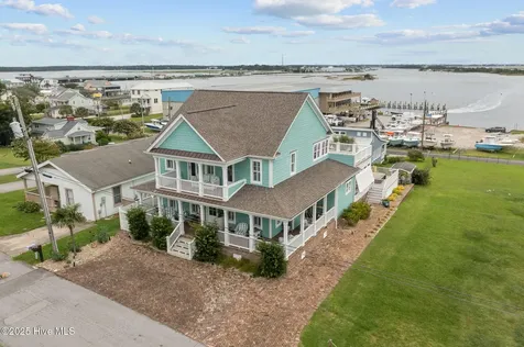 303 S Elm Street Swansboro NC 28584