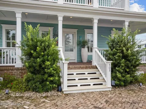 303 S Elm Street Swansboro NC 28584