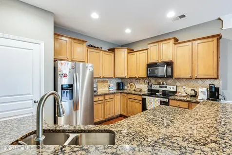 5214 Flank Court Southport NC 28461