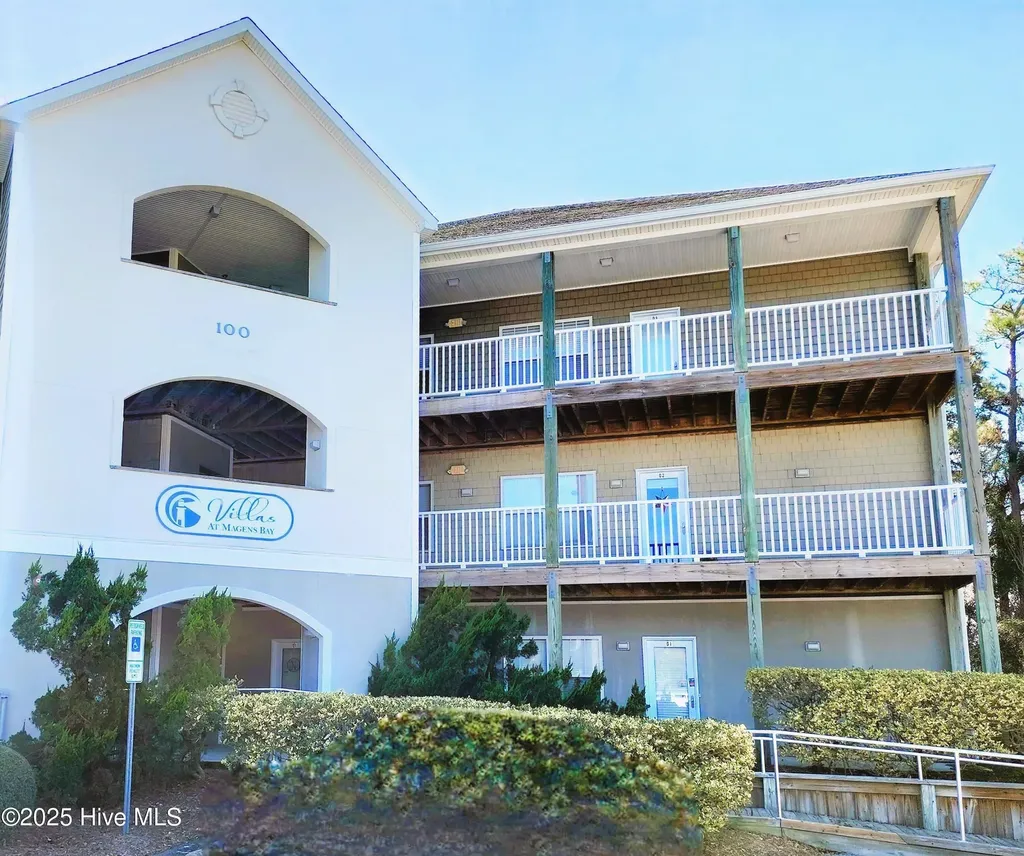100 Lighthouse Lane Cedar Point NC 28584