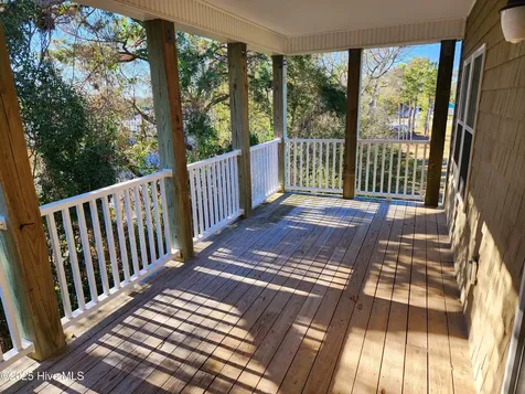 100 Lighthouse Lane Cedar Point NC 28584