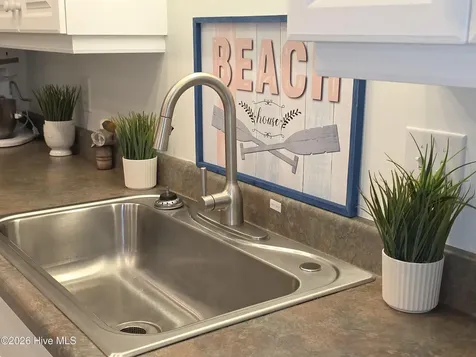 100 Lighthouse Lane Cedar Point NC 28584