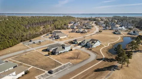 106 Finch Loop Beaufort NC 28516