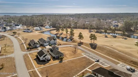 106 Finch Loop Beaufort NC 28516