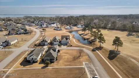 106 Finch Loop Beaufort NC 28516