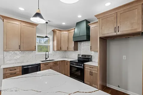 408 Wade Drive Richlands NC 28574