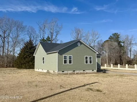 303 Roberson Drive Williamston NC 27892