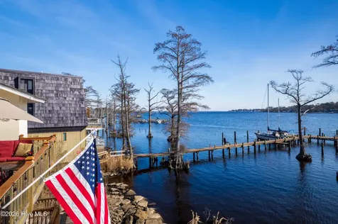 9 Gardner Pointe Drive Elizabeth City NC 27909