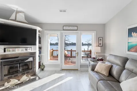 9 Gardner Pointe Drive Elizabeth City NC 27909