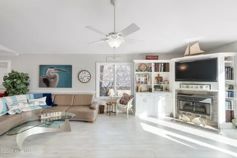 9 Gardner Pointe Drive Elizabeth City NC 27909