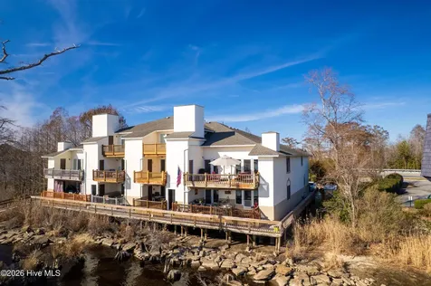 9 Gardner Pointe Drive Elizabeth City NC 27909