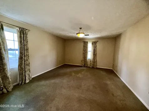 8041 Saint Andrews Drive Laurinburg NC 28352
