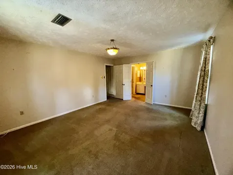 8041 Saint Andrews Drive Laurinburg NC 28352