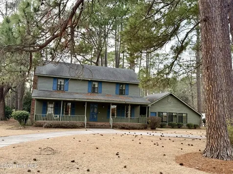 8041 Saint Andrews Drive Laurinburg NC 28352