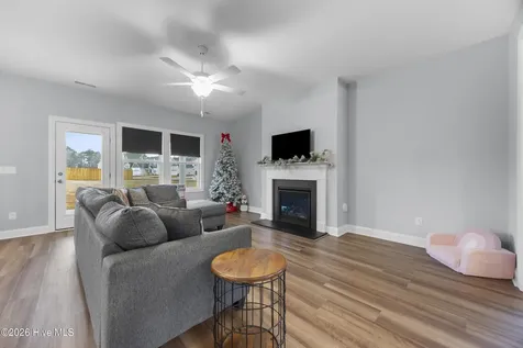 59 W Barlowe West Avenue Hampstead NC 28443