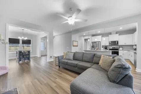 59 W Barlowe West Avenue Hampstead NC 28443