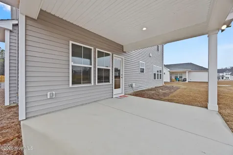 59 W Barlowe West Avenue Hampstead NC 28443