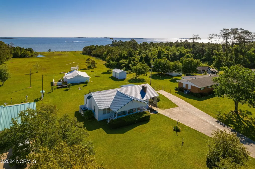 2604 Cedar Island Road Cedar Island NC 28520