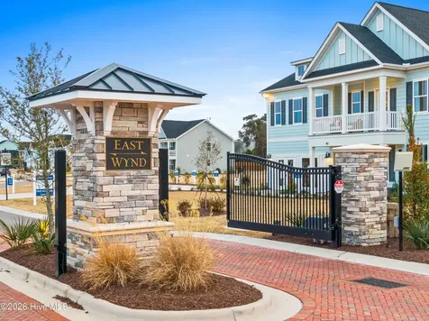 100 N Glimmering Glass Lane Hampstead NC 28443