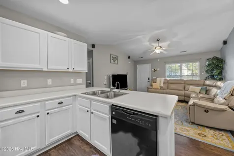8593 Heirloom Drive NE Leland NC 28451