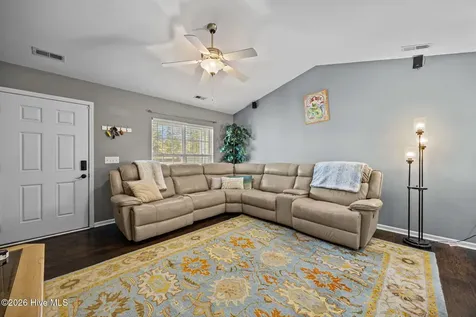 8593 Heirloom Drive NE Leland NC 28451